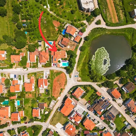 Belvue - Big Pool & Private Parking - 500m Sea Nyaraló