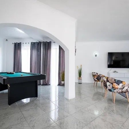 Belvue - Big Pool & Private Parking - 500m Sea *