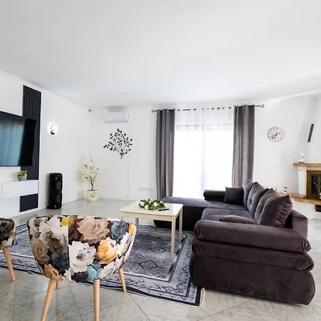 Nyaraló Belvue - Big Pool & Private Parking - 500m Sea Medulin