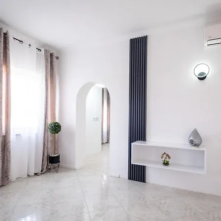 Belvue - Big Pool & Private Parking - 500m Sea Casa vacanze *