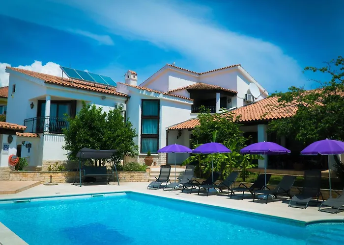 Belvue - Big Pool & Private Parking - 500m Sea Medulin