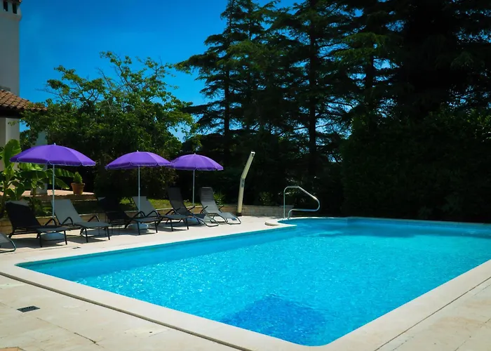 Nyaraló Belvue - Big Pool & Private Parking - 500m Sea Medulin