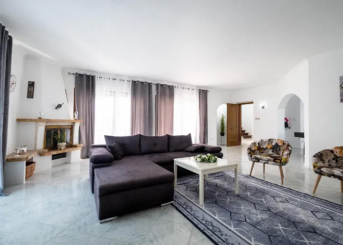 Nyaraló Belvue - Big Pool & Private Parking - 500m Sea Medulin