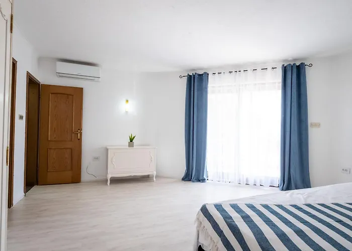 Belvue - Big Pool & Private Parking - 500m Sea Medulin